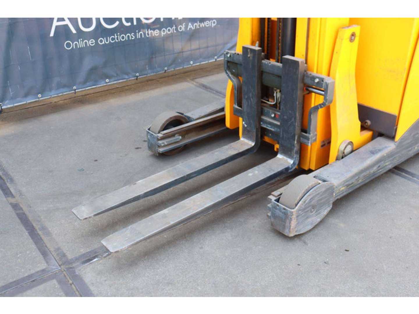 Used Forklift Jungheinrich ETV 114 Krautuvas su stumiamu stiebu (Image 10) Used Forklift Jungheinrich ETV 114 Krautuvas su stumiamu stiebu (Image 10)