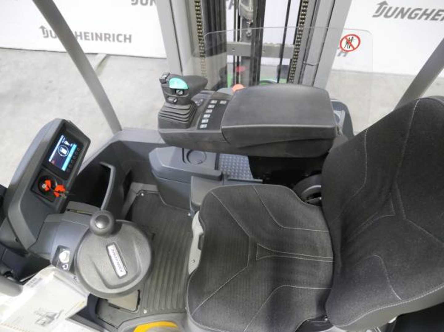 Used Forklift Jungheinrich ETV 216i 710DZ Li-Ion Krautuvas su stumiamu stiebu (Image 3) Used Forklift Jungheinrich ETV 216i 710DZ Li-Ion Krautuvas su stumiamu stiebu (Image 3)