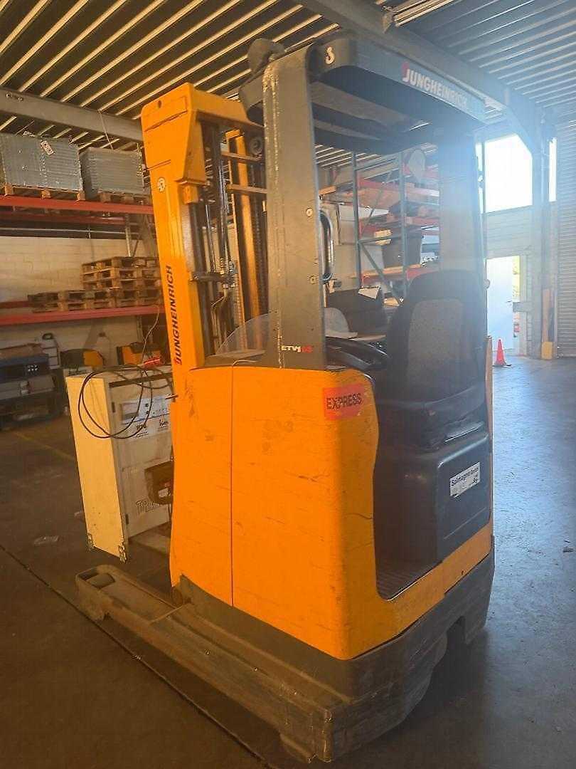 Used Forklift Jungheinrich ETV 114 Krautuvas su stumiamu stiebu (Image 2) Used Forklift Jungheinrich ETV 114 Krautuvas su stumiamu stiebu (Image 2)