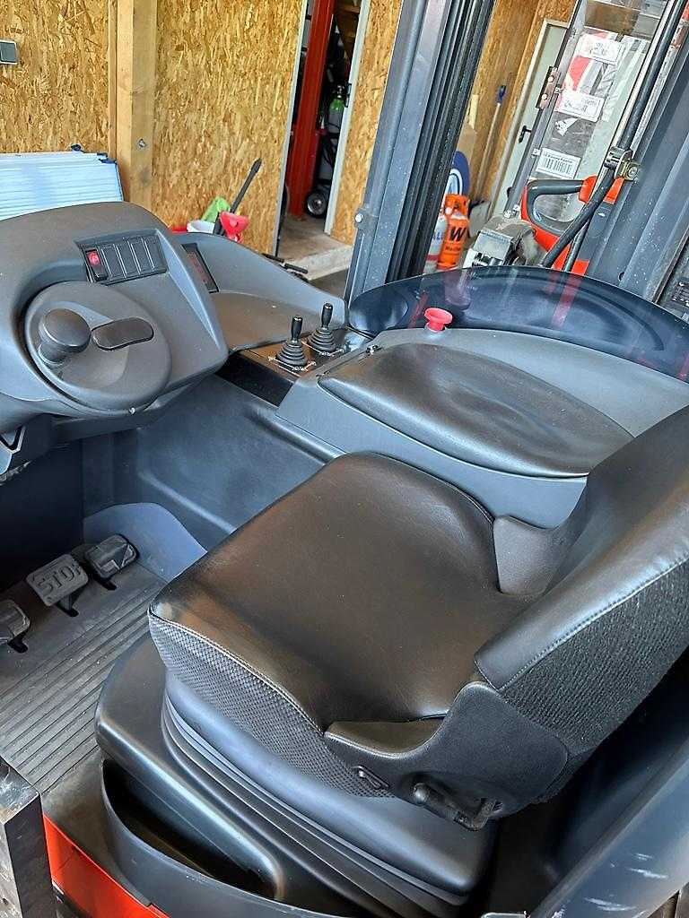 Used Forklift Linde R12 CS - 115 - 06 Krautuvas su stumiamu stiebu (Image 3) Used Forklift Linde R12 CS - 115 - 06 Krautuvas su stumiamu stiebu (Image 3)