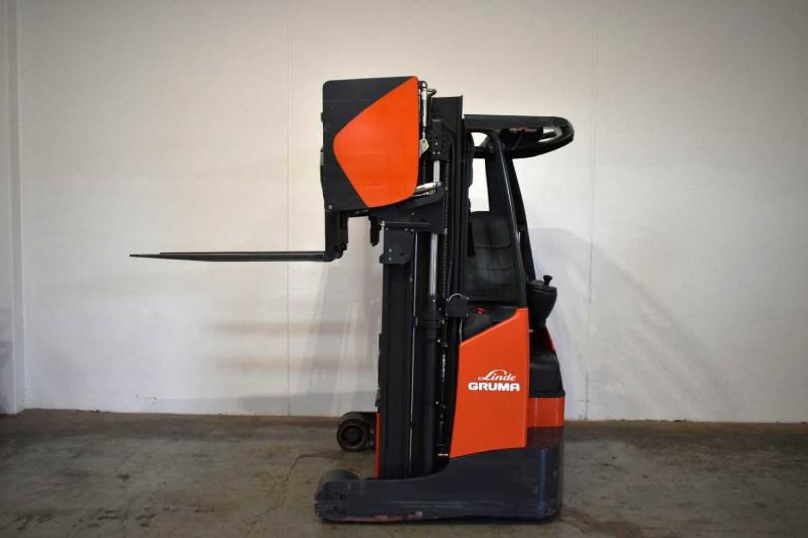 Used Forklift Linde R 14 X 116-03 Krautuvas su stumiamu stiebu (Image 4) Used Forklift Linde R 14 X 116-03 Krautuvas su stumiamu stiebu (Image 4)
