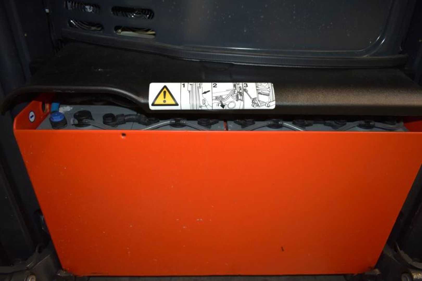 Used Forklift Linde R 14 X 116-03 Krautuvas su stumiamu stiebu (Image 5) Used Forklift Linde R 14 X 116-03 Krautuvas su stumiamu stiebu (Image 5)