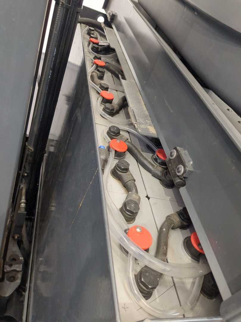 Used Forklift Linde R14HD-1120-01 Krautuvas su stumiamu stiebu (Image 4) Used Forklift Linde R14HD-1120-01 Krautuvas su stumiamu stiebu (Image 4)