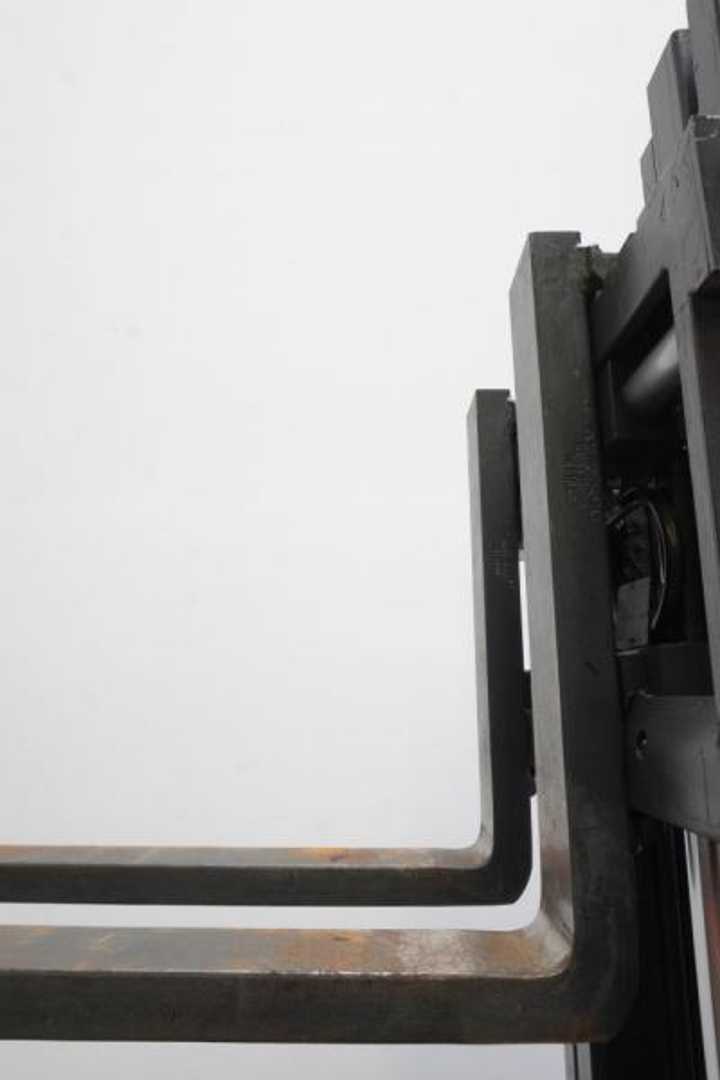 Used Forklift Linde R 16 G 1120-01 Krautuvas su stumiamu stiebu (Image 6) Used Forklift Linde R 16 G 1120-01 Krautuvas su stumiamu stiebu (Image 6)