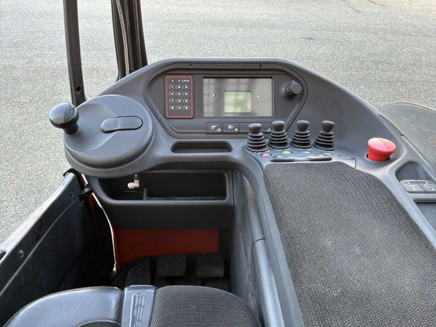 Used Forklift Linde R14G-01 Krautuvas su stumiamu stiebu (Image 3)