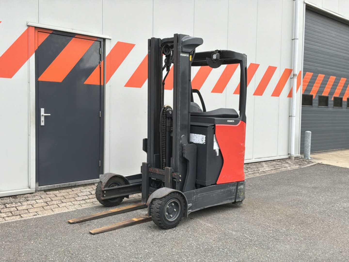 Used Forklift Linde R14G-01 Krautuvas su stumiamu stiebu (Image 1)