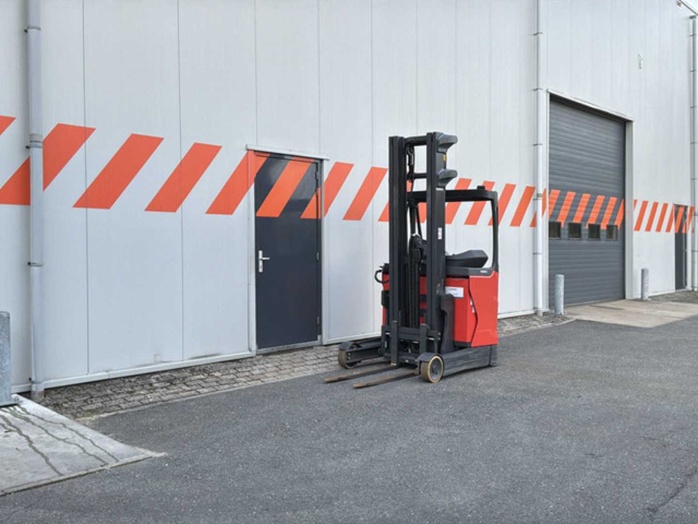 Used Forklift Linde R10B-01 Krautuvas su stumiamu stiebu (Image 5) Used Forklift Linde R10B-01 Krautuvas su stumiamu stiebu (Image 5)