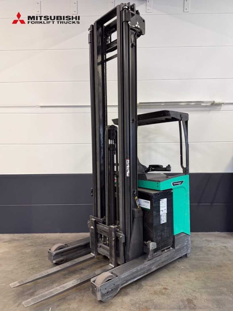 Used Forklift Mitsubishi RB20N3 - 4.719 Std. - HH 8.950 mm Krautuvas su stumiamu stiebu (Image 7) Used Forklift Mitsubishi RB20N3 - 4.719 Std. - HH 8.950 mm Krautuvas su stumiamu stiebu (Image 7)