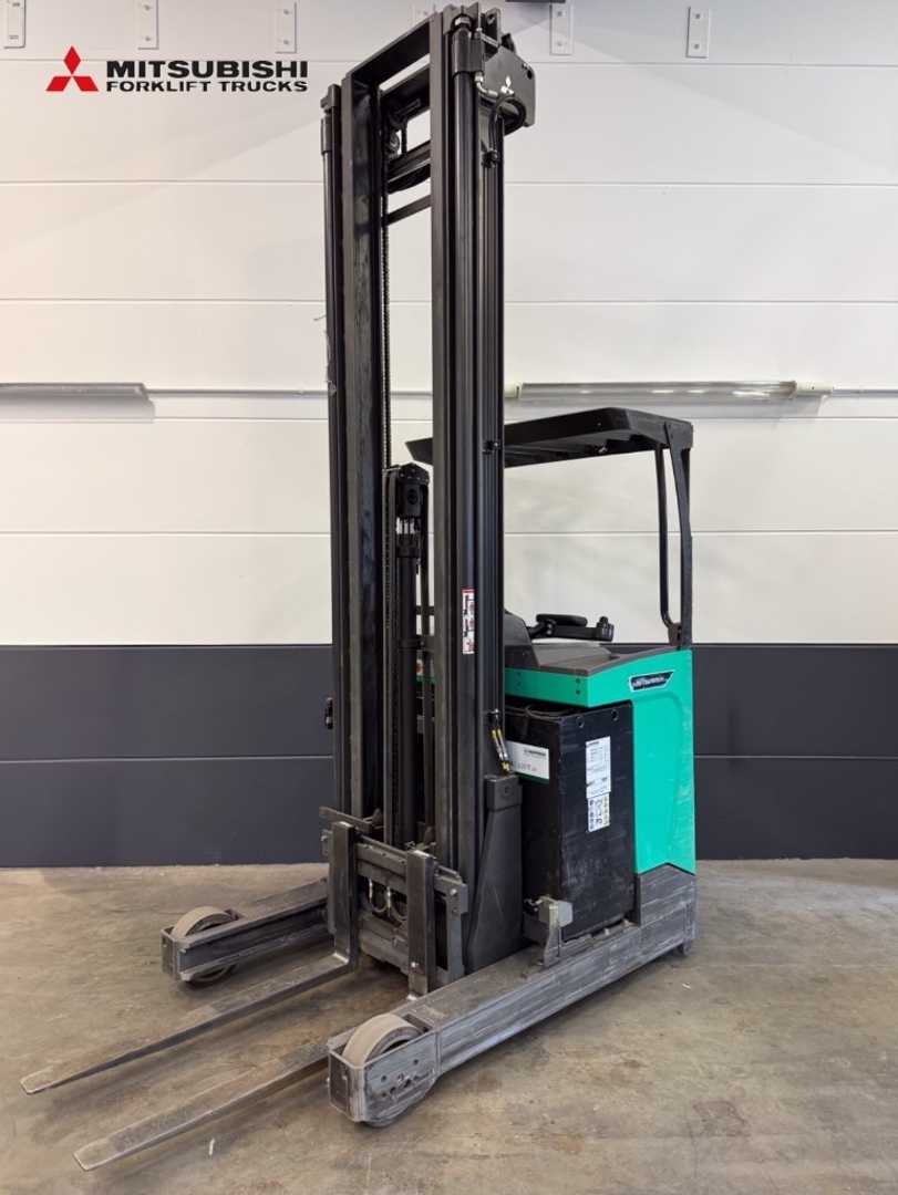 Used Forklift Mitsubishi RB20N3 - 4.785 Std. - HH 8.950 mm Krautuvas su stumiamu stiebu (Image 13) Used Forklift Mitsubishi RB20N3 - 4.785 Std. - HH 8.950 mm Krautuvas su stumiamu stiebu (Image 13)