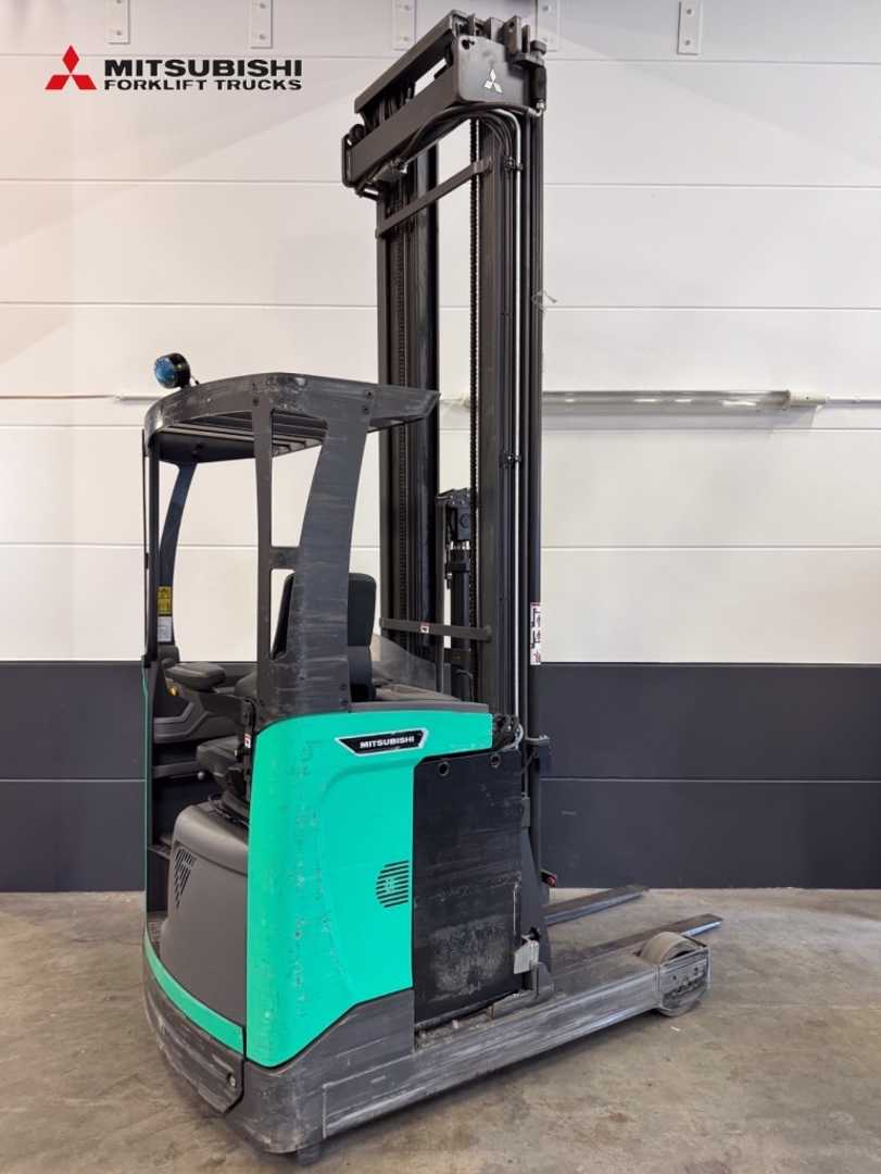 Used Forklift Mitsubishi RB20N3 - 4.785 Std. - HH 8.950 mm Krautuvas su stumiamu stiebu (Image 14) Used Forklift Mitsubishi RB20N3 - 4.785 Std. - HH 8.950 mm Krautuvas su stumiamu stiebu (Image 14)