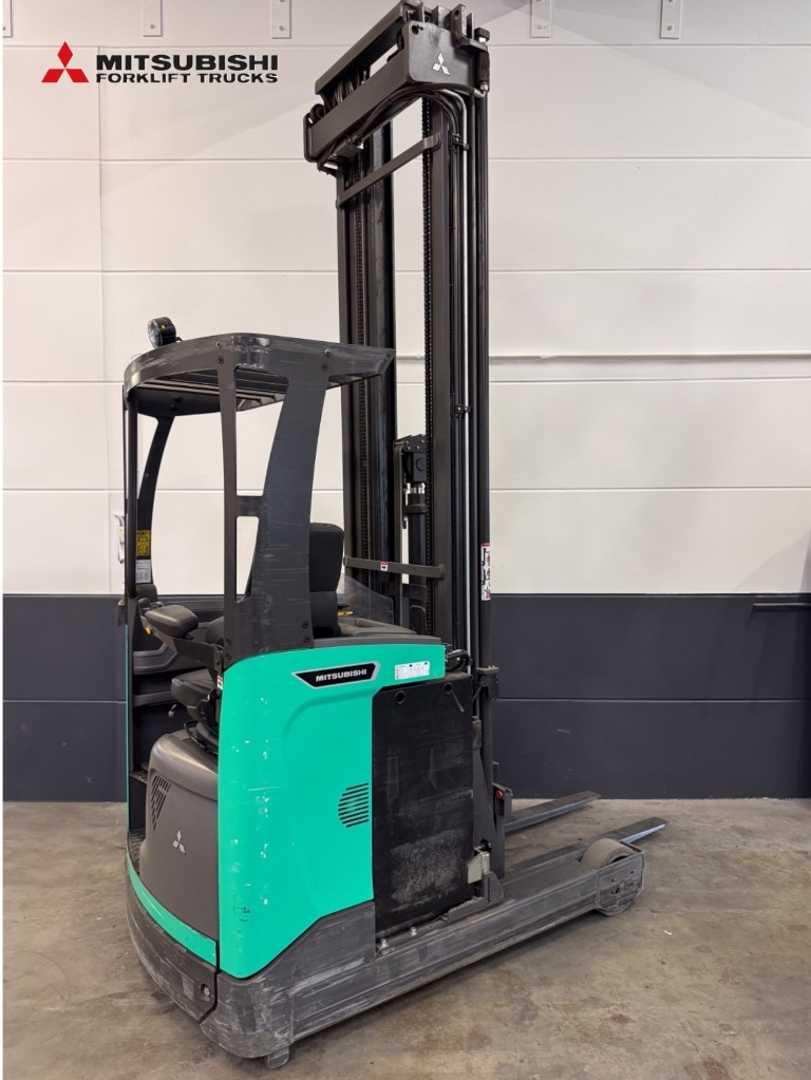 Used Forklift Mitsubishi RB20N3 - 5.435 Std. - HH 8.950 mm Krautuvas su stumiamu stiebu (Image 14) Used Forklift Mitsubishi RB20N3 - 5.435 Std. - HH 8.950 mm Krautuvas su stumiamu stiebu (Image 14)