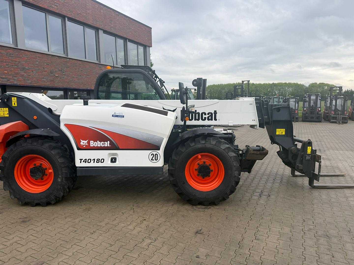 Used Forklift Bobcat T 40.180 Krautuvas su teleskopine svirtimi (Image 4)