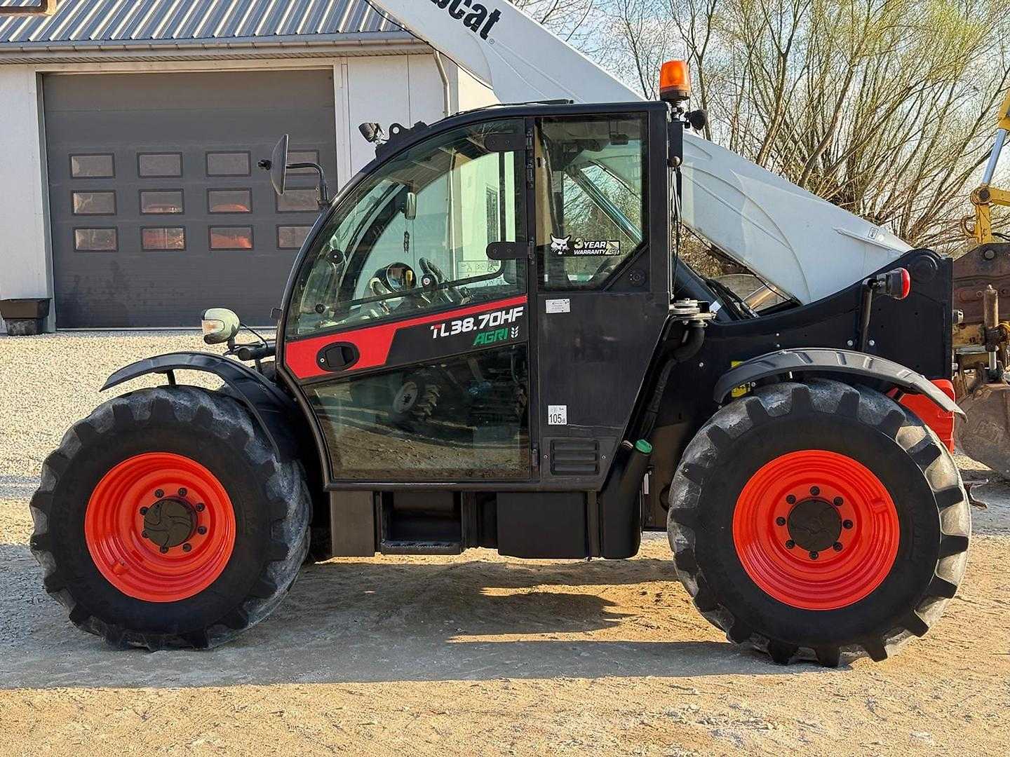 Used Forklift Bobcat TL38.70HF Krautuvas su teleskopine svirtimi (Image 6) Used Forklift Bobcat TL38.70HF Krautuvas su teleskopine svirtimi (Image 6)