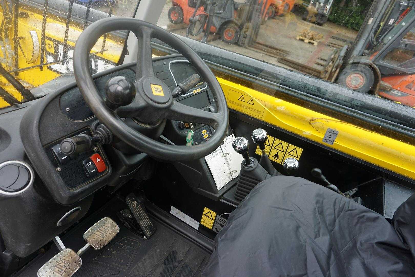 Used Forklift JCB 535 - V 125 Krautuvas su teleskopine svirtimi (Image 8) Used Forklift JCB 535 - V 125 Krautuvas su teleskopine svirtimi (Image 8)