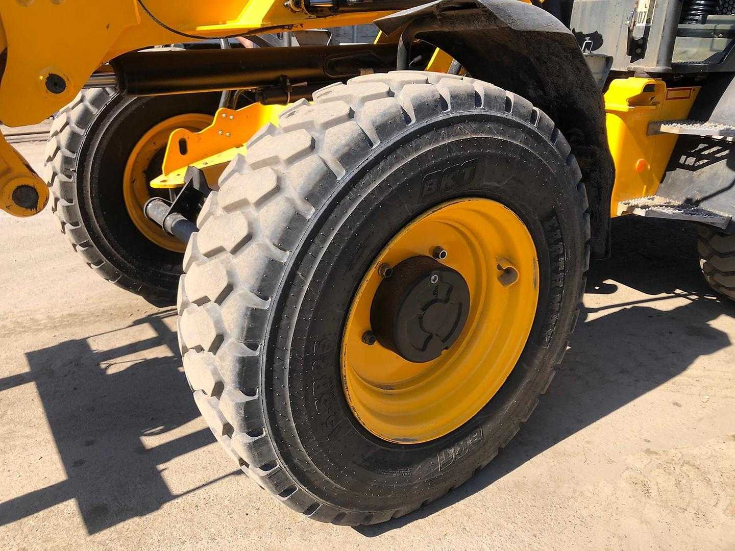 Used Forklift JCB TM 320W T4F Krautuvas su teleskopine svirtimi (Image 2) Used Forklift JCB TM 320W T4F Krautuvas su teleskopine svirtimi (Image 2)