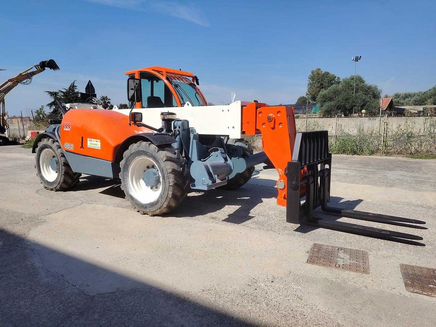 Used Forklift JLG 4013 Krautuvas su teleskopine svirtimi (Image 3) Used Forklift JLG 4013 Krautuvas su teleskopine svirtimi (Image 3)