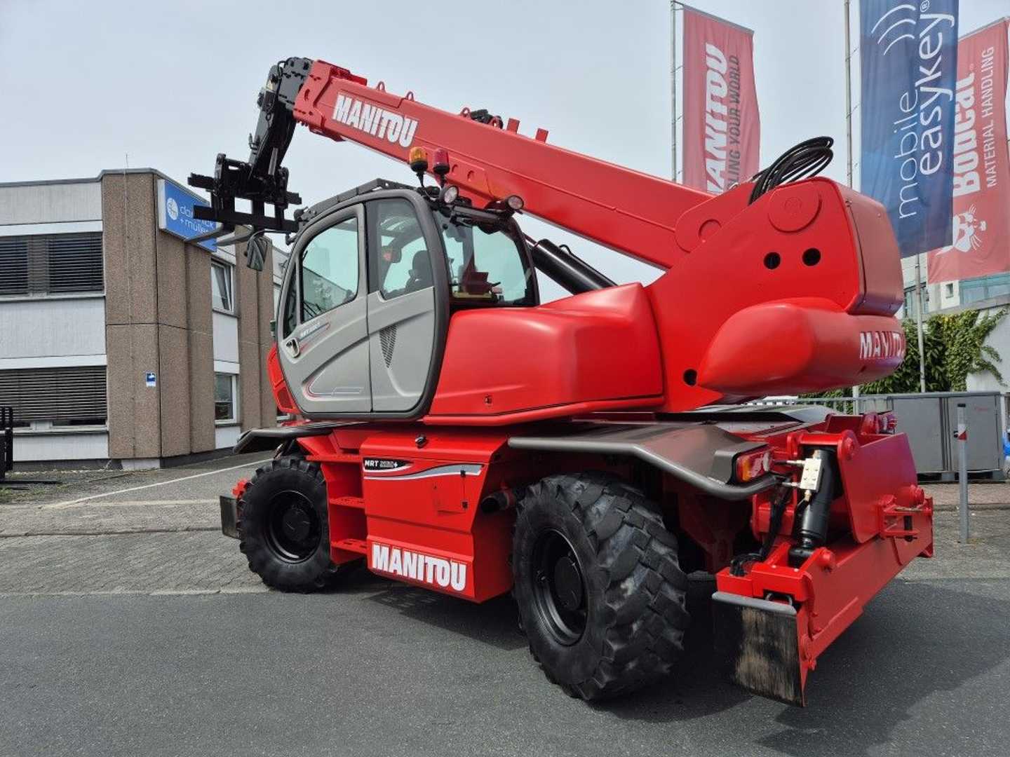 Used Forklift Manitou MRT 2150 Privilege Tüv S2 Krautuvas su teleskopine svirtimi (Image 3) Used Forklift Manitou MRT 2150 Privilege Tüv S2 Krautuvas su teleskopine svirtimi (Image 3)