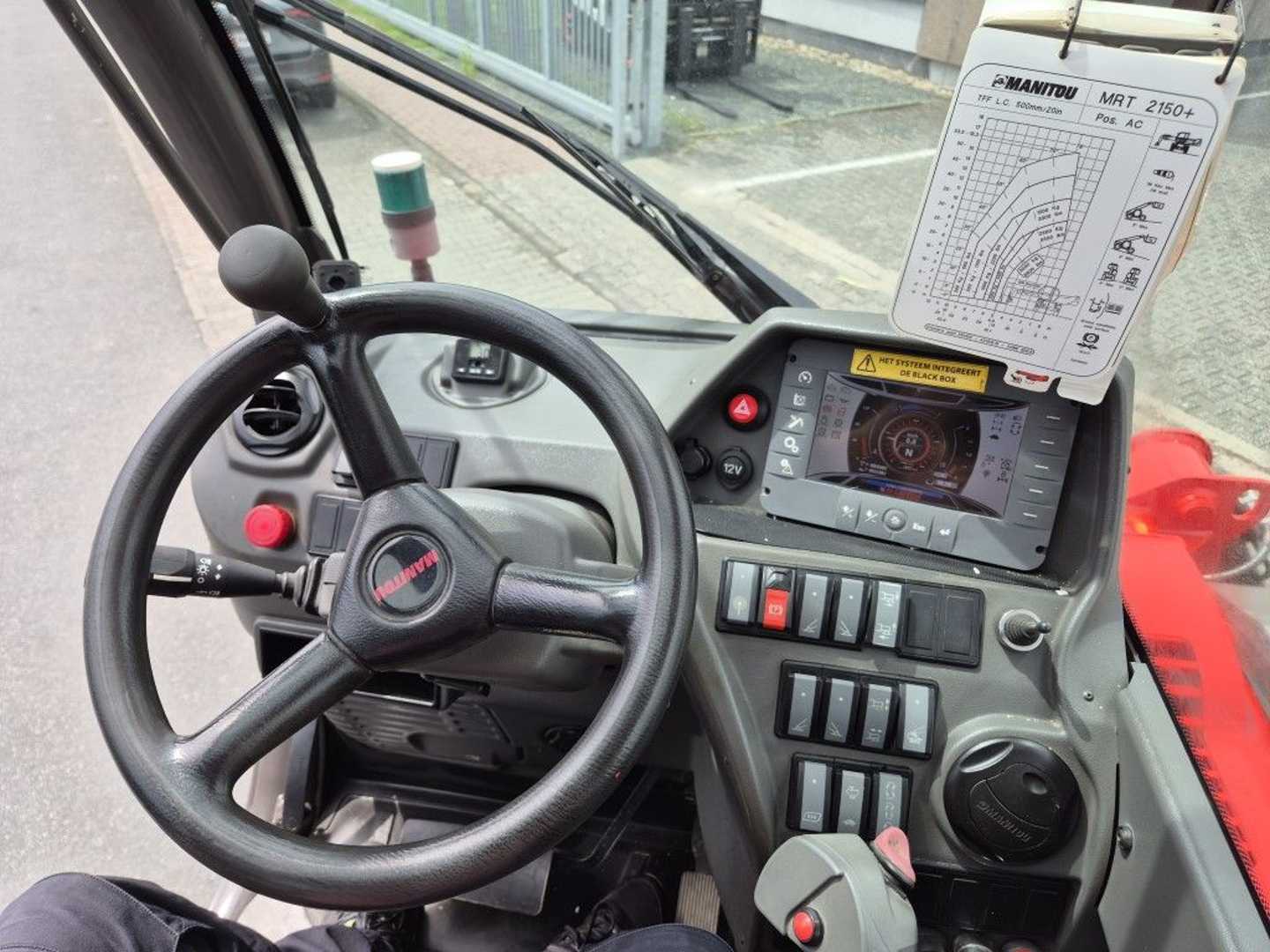Used Forklift Manitou MRT 2150 Privilege Tüv S2 Krautuvas su teleskopine svirtimi (Image 5) Used Forklift Manitou MRT 2150 Privilege Tüv S2 Krautuvas su teleskopine svirtimi (Image 5)