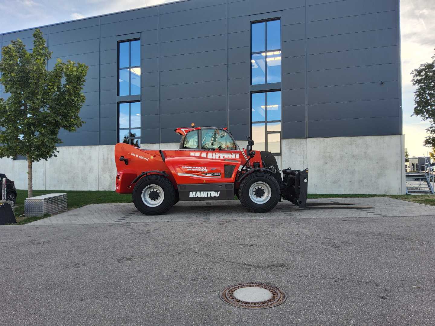 Used Forklift Manitou MHT 10130 Krautuvas su teleskopine svirtimi (Image 5) Used Forklift Manitou MHT 10130 Krautuvas su teleskopine svirtimi (Image 5)