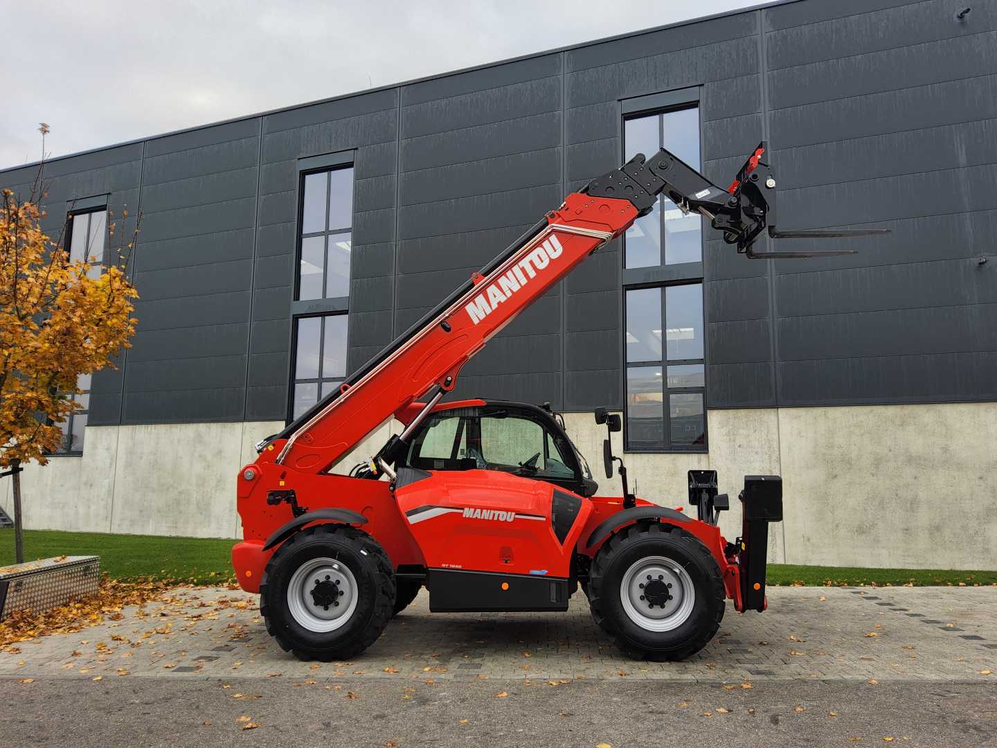 Used Forklift Manitou MT 1840 100D ST5 S1 Krautuvas su teleskopine svirtimi (Image 5) Used Forklift Manitou MT 1840 100D ST5 S1 Krautuvas su teleskopine svirtimi (Image 5)