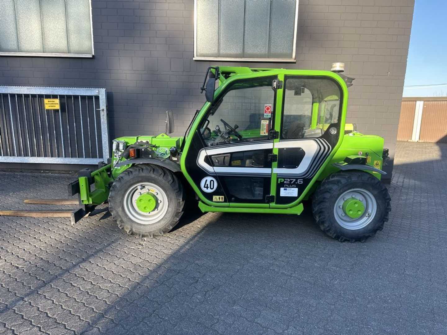 Used Forklift Merlo Merlo P27.6 Plus Krautuvas su teleskopine svirtimi (Image 1) Used Forklift Merlo Merlo P27.6 Plus Krautuvas su teleskopine svirtimi (Image 1)