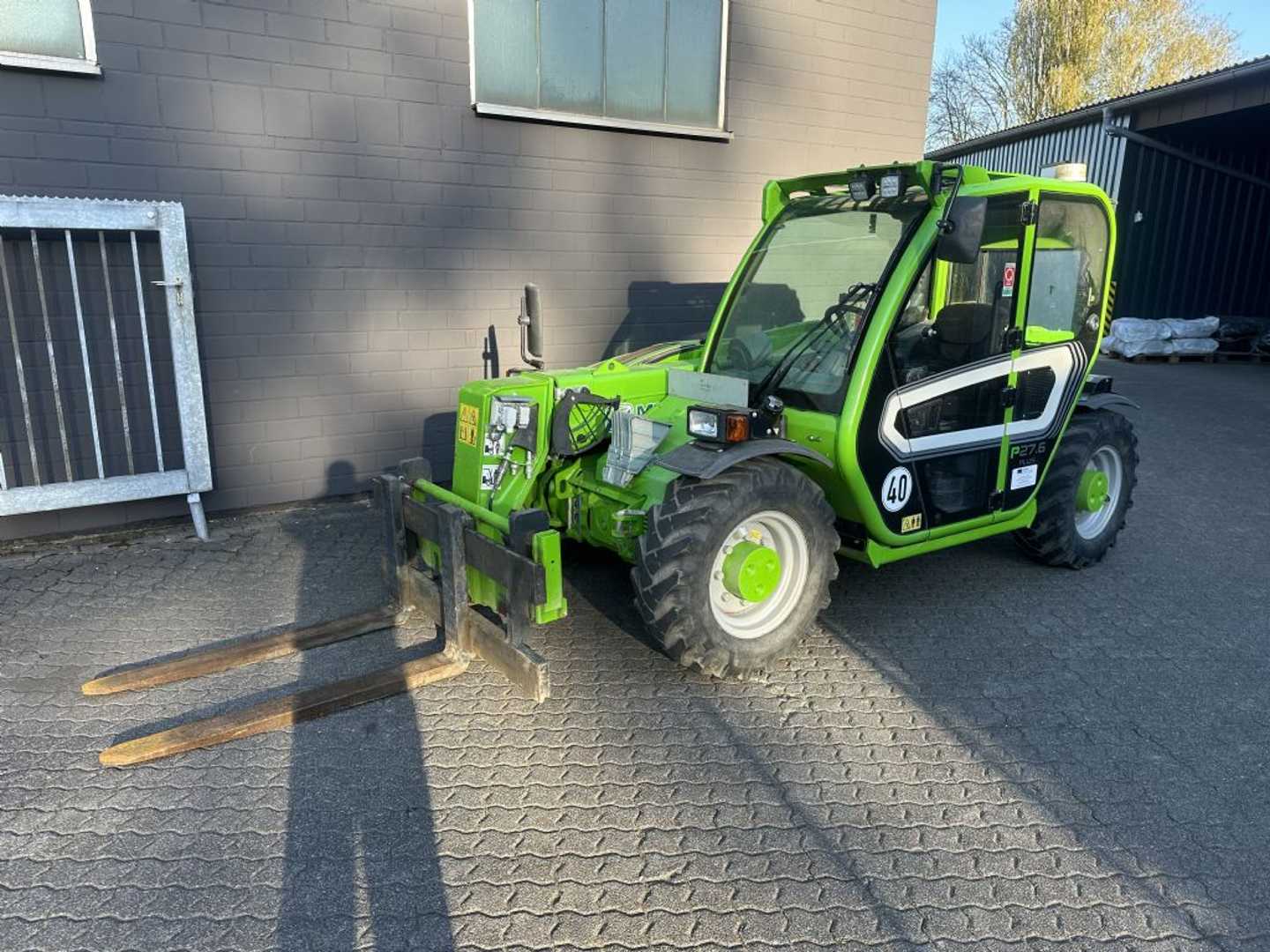 Used Forklift Merlo Merlo P27.6 Plus Krautuvas su teleskopine svirtimi (Image 3) Used Forklift Merlo Merlo P27.6 Plus Krautuvas su teleskopine svirtimi (Image 3)