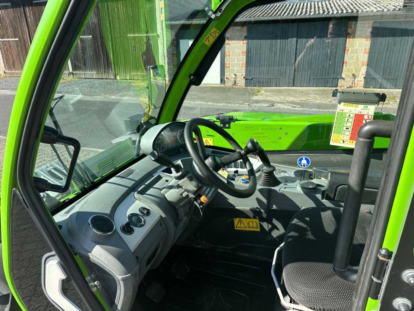 Used Forklift Merlo Merlo P27.6 Plus Krautuvas su teleskopine svirtimi (Image 7) Used Forklift Merlo Merlo P27.6 Plus Krautuvas su teleskopine svirtimi (Image 7)