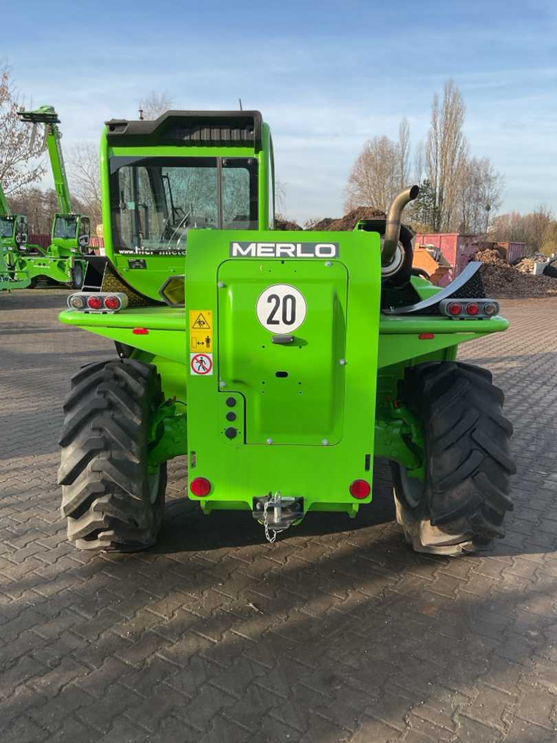 Used Forklift Merlo P40.13 PLUS Krautuvas su teleskopine svirtimi (Image 5) Used Forklift Merlo P40.13 PLUS Krautuvas su teleskopine svirtimi (Image 5)