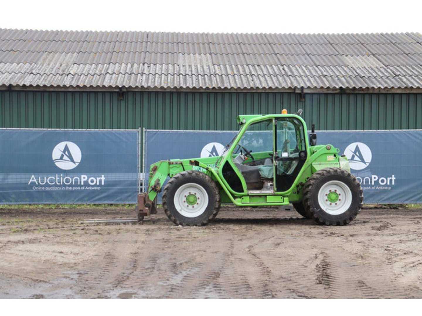 Used Forklift Merlo P32.6PLUS Krautuvas su teleskopine svirtimi (Image 2) Used Forklift Merlo P32.6PLUS Krautuvas su teleskopine svirtimi (Image 2)