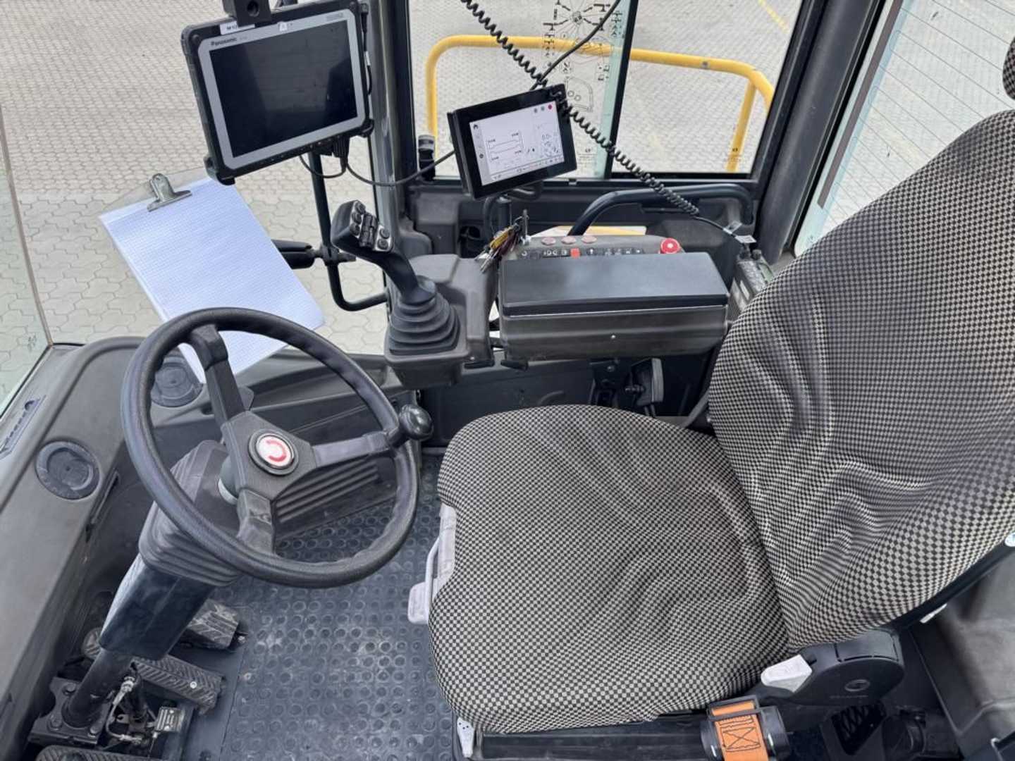 Used Forklift SMV 108TC6 Pakeliamas krautuvas (Image 9)