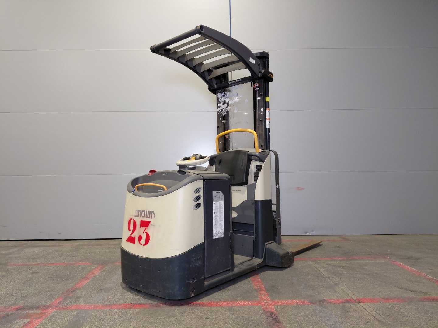 Used Forklift Crown MPC3040-12 Vidutinio kėlimo krautuvas (2,5–6 m) (Image 10) Used Forklift Crown MPC3040-12 Vidutinio kėlimo krautuvas (2,5–6 m) (Image 10)