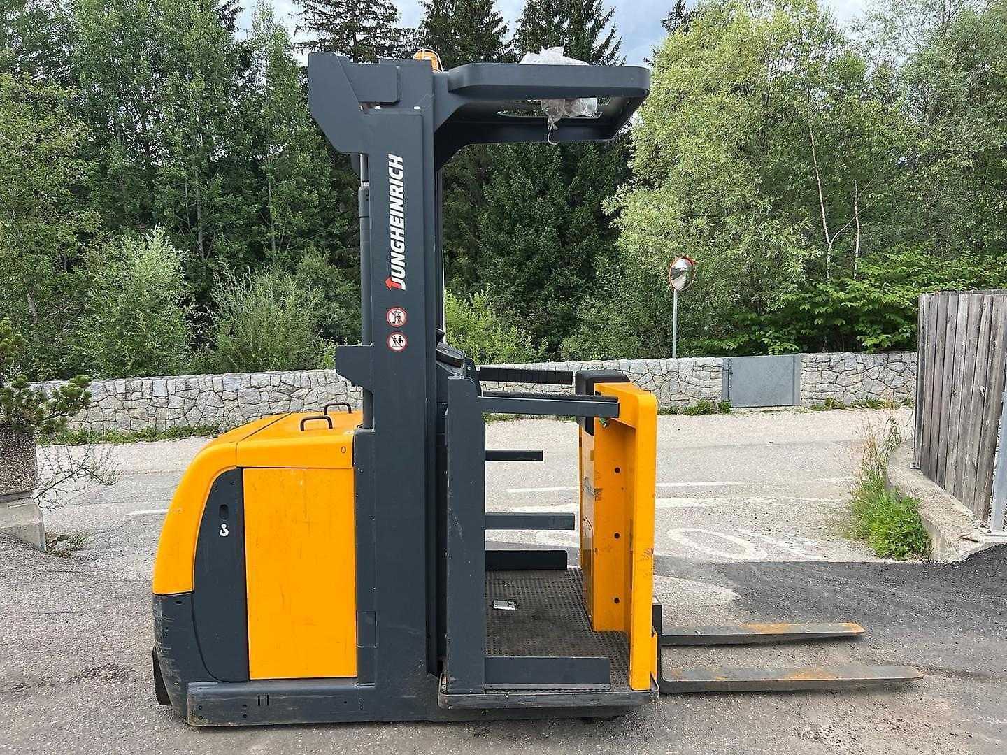 Used Forklift Jungheinrich EKS 110 - 280ZZ Vidutinio kėlimo krautuvas (2,5–6 m) (Image 2) Used Forklift Jungheinrich EKS 110 - 280ZZ Vidutinio kėlimo krautuvas (2,5–6 m) (Image 2)