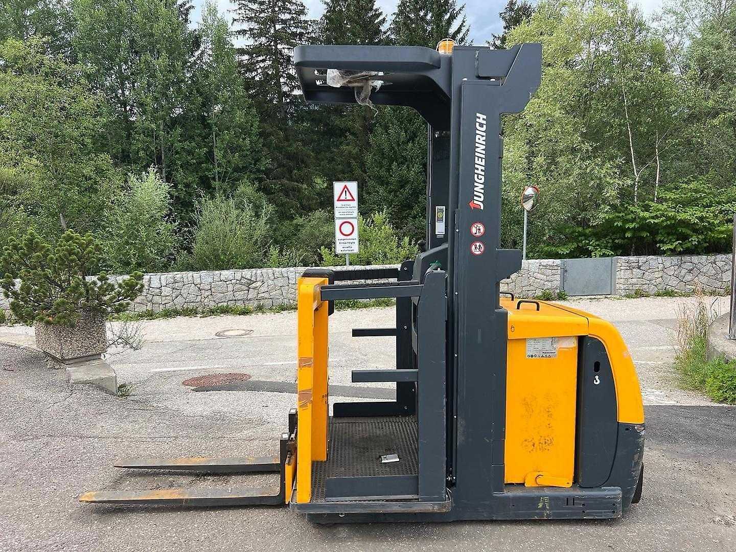 Used Forklift Jungheinrich EKS 110 - 280ZZ Vidutinio kėlimo krautuvas (2,5–6 m) (Image 5) Used Forklift Jungheinrich EKS 110 - 280ZZ Vidutinio kėlimo krautuvas (2,5–6 m) (Image 5)