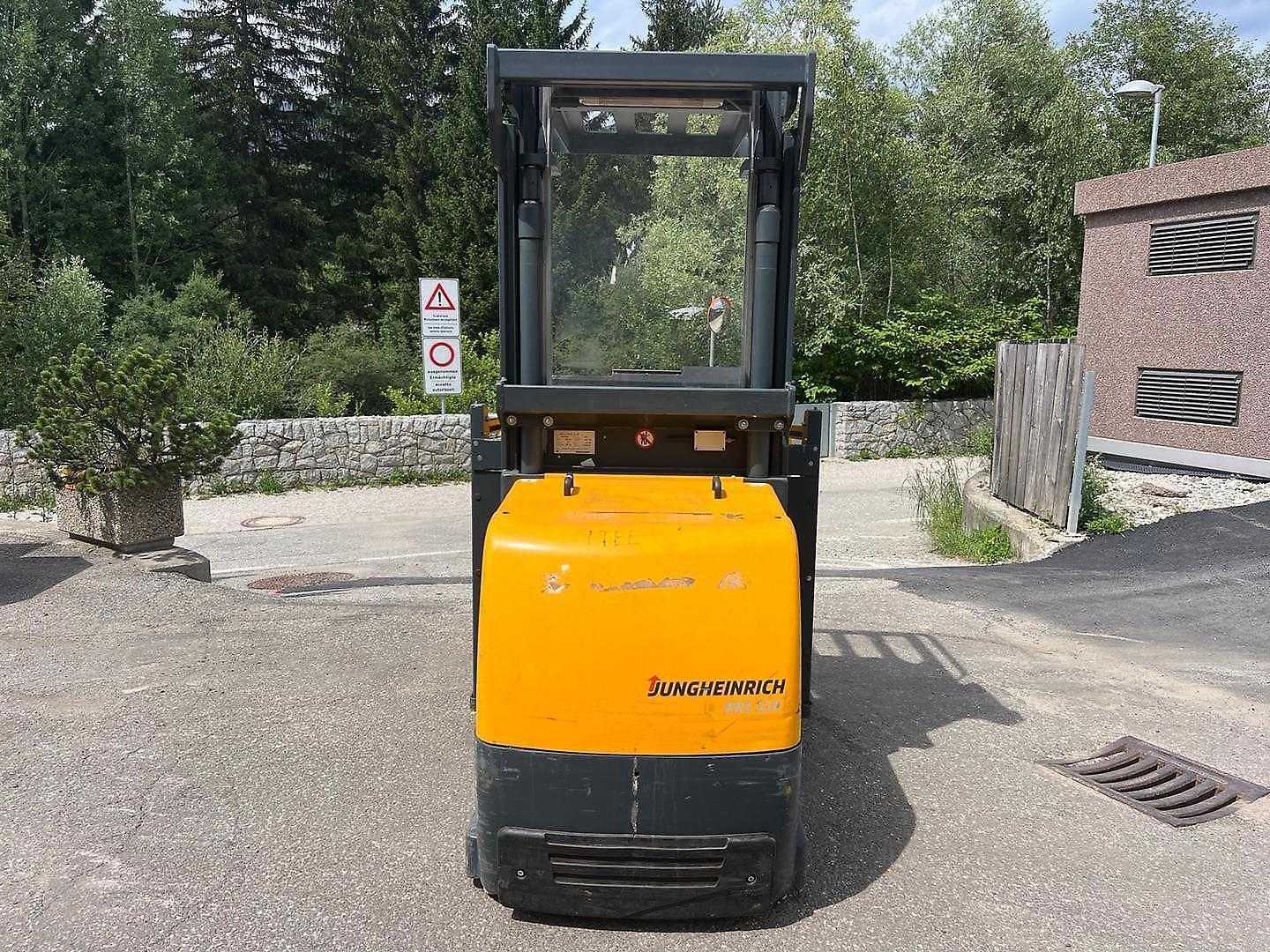 Used Forklift Jungheinrich EKS 110 - 280ZZ Vidutinio kėlimo krautuvas (2,5–6 m) (Image 3) Used Forklift Jungheinrich EKS 110 - 280ZZ Vidutinio kėlimo krautuvas (2,5–6 m) (Image 3)