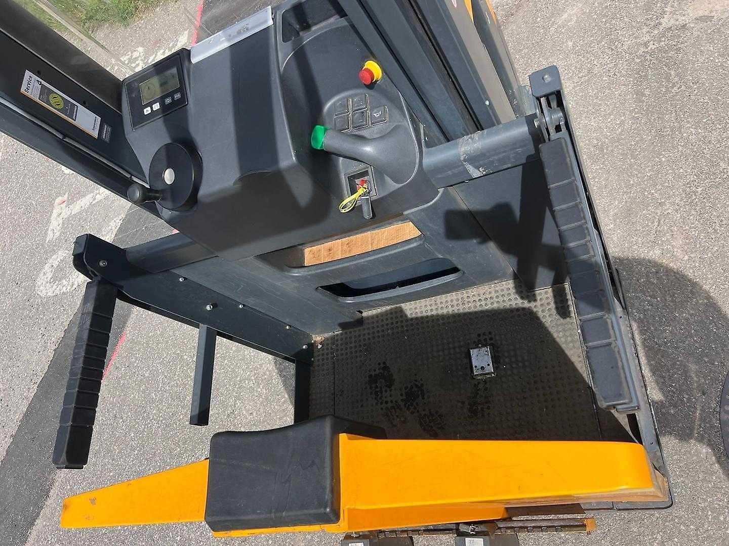 Used Forklift Jungheinrich EKS 110 - 280ZZ Vidutinio kėlimo krautuvas (2,5–6 m) (Image 6) Used Forklift Jungheinrich EKS 110 - 280ZZ Vidutinio kėlimo krautuvas (2,5–6 m) (Image 6)