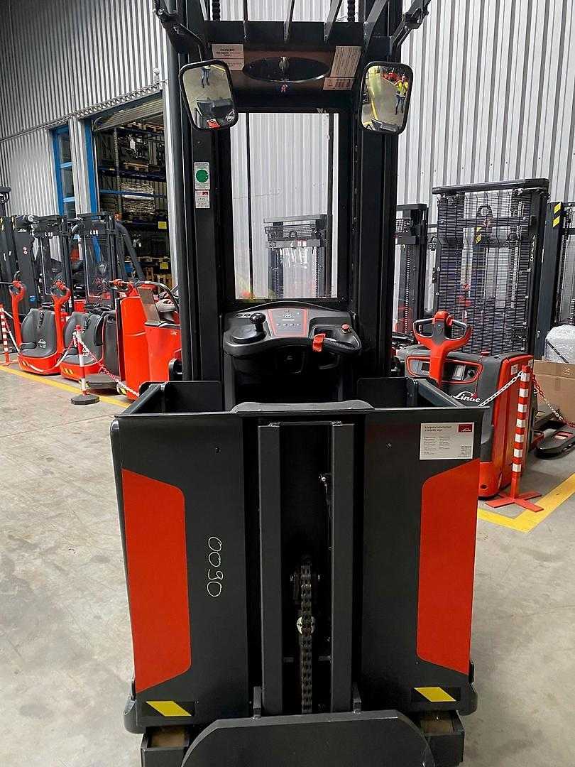 Used Forklift Linde V10 Vidutinio kėlimo krautuvas (2,5–6 m) (Image 3) Used Forklift Linde V10 Vidutinio kėlimo krautuvas (2,5–6 m) (Image 3)