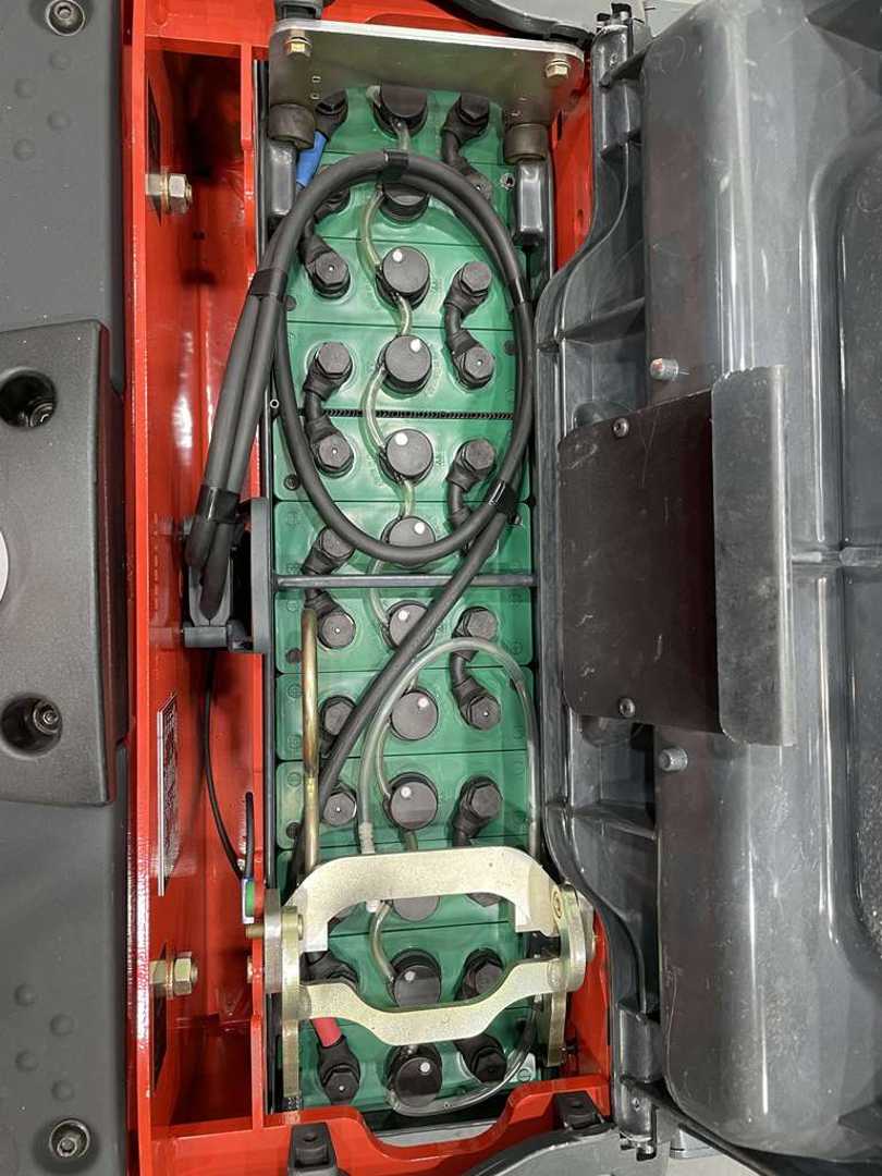 Used Forklift Linde P30C-1190 Vilkikas (Image 8) Used Forklift Linde P30C-1190 Vilkikas (Image 8)