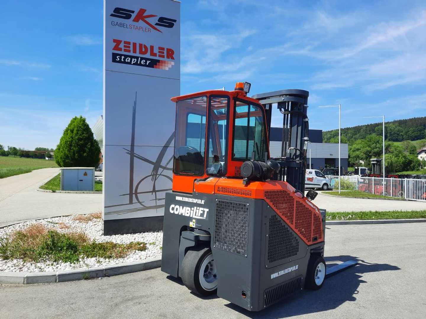 Used Forklift Combilift CB3000 Šoninis krautuvas (Image 4) Used Forklift Combilift CB3000 Šoninis krautuvas (Image 4)
