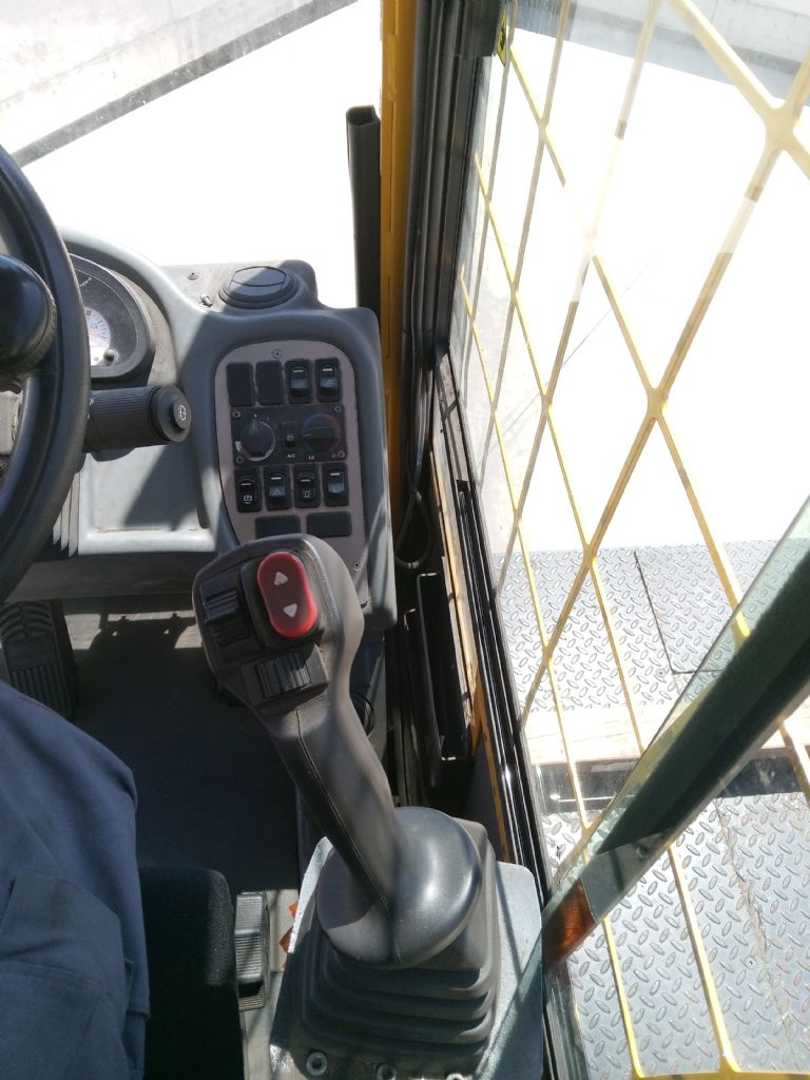 Used Forklift Baumann GX 80L/12/40 ST Šoninis krautuvas (Image 4) Used Forklift Baumann GX 80L/12/40 ST Šoninis krautuvas (Image 4)