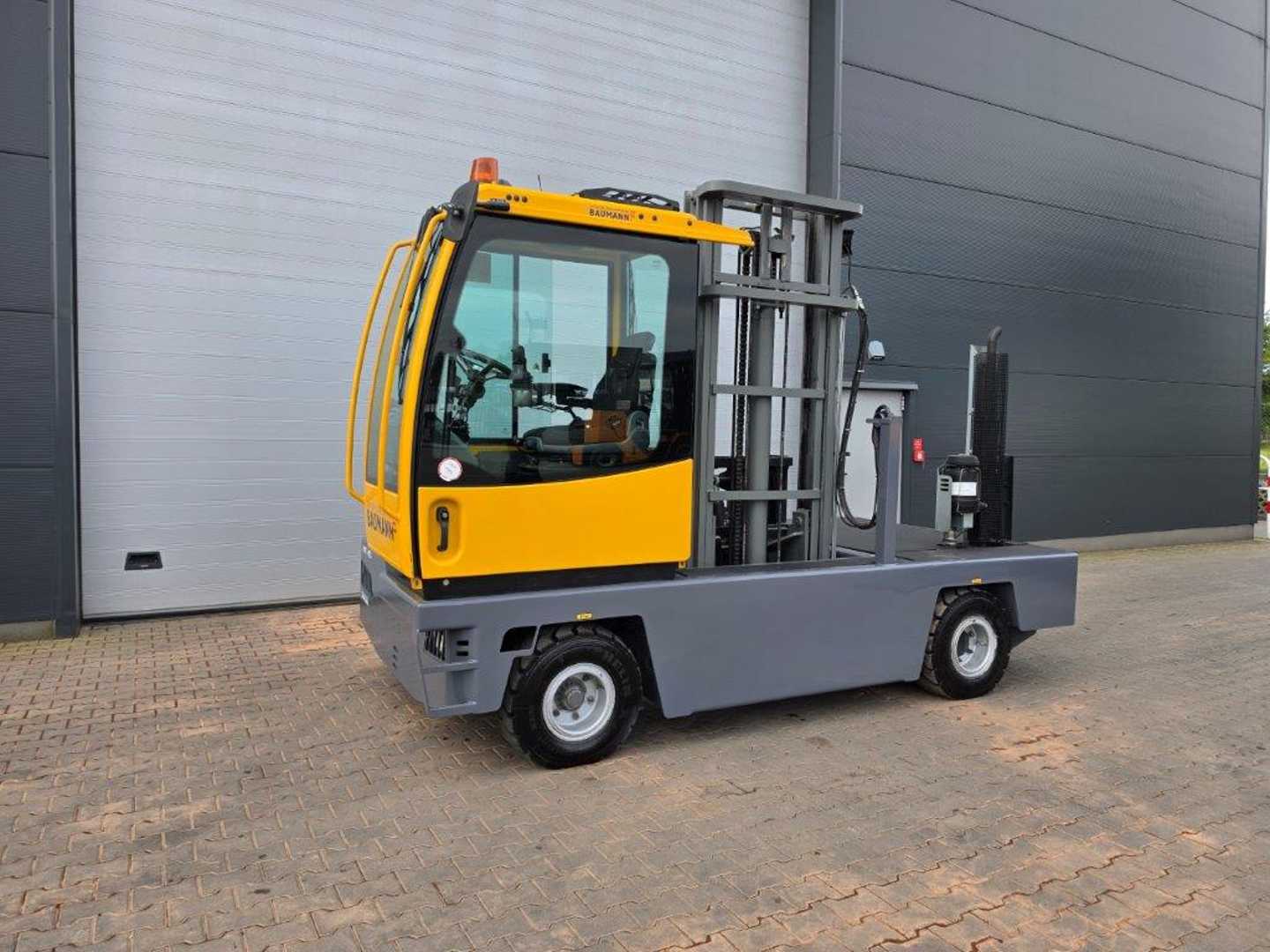 Used Forklift Baumann HX40 - PANTOGRAPH Šoninis krautuvas (Image 5) Used Forklift Baumann HX40 - PANTOGRAPH Šoninis krautuvas (Image 5)
