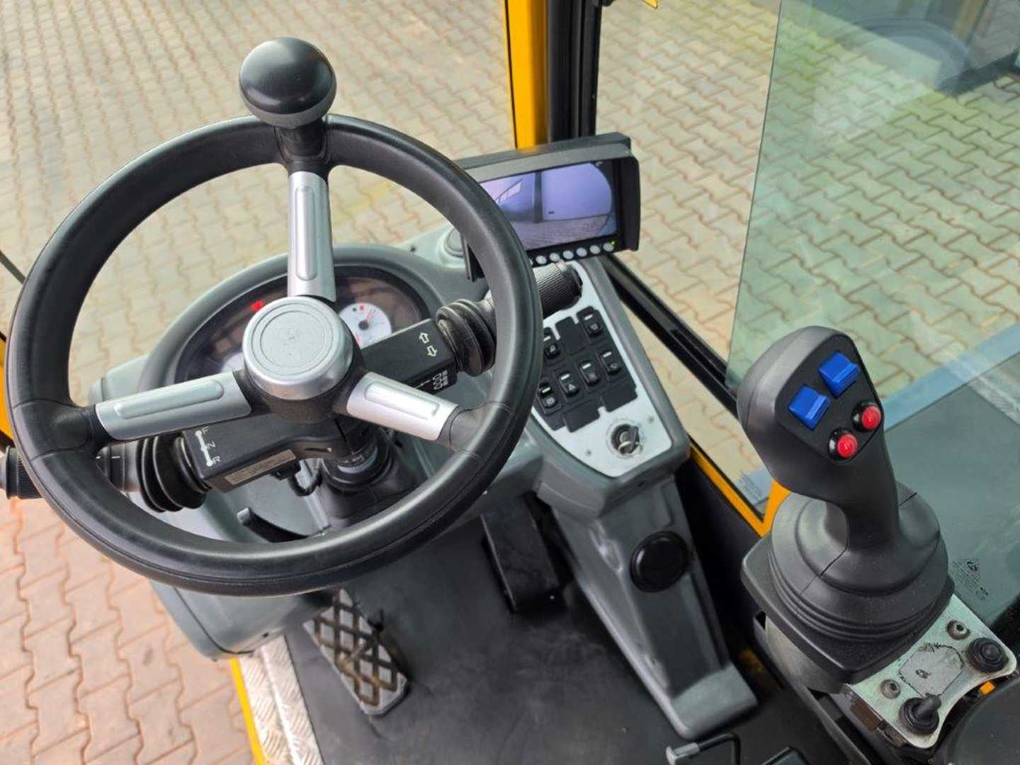 Used Forklift Baumann HX40 - PANTOGRAPH Šoninis krautuvas (Image 8) Used Forklift Baumann HX40 - PANTOGRAPH Šoninis krautuvas (Image 8)
