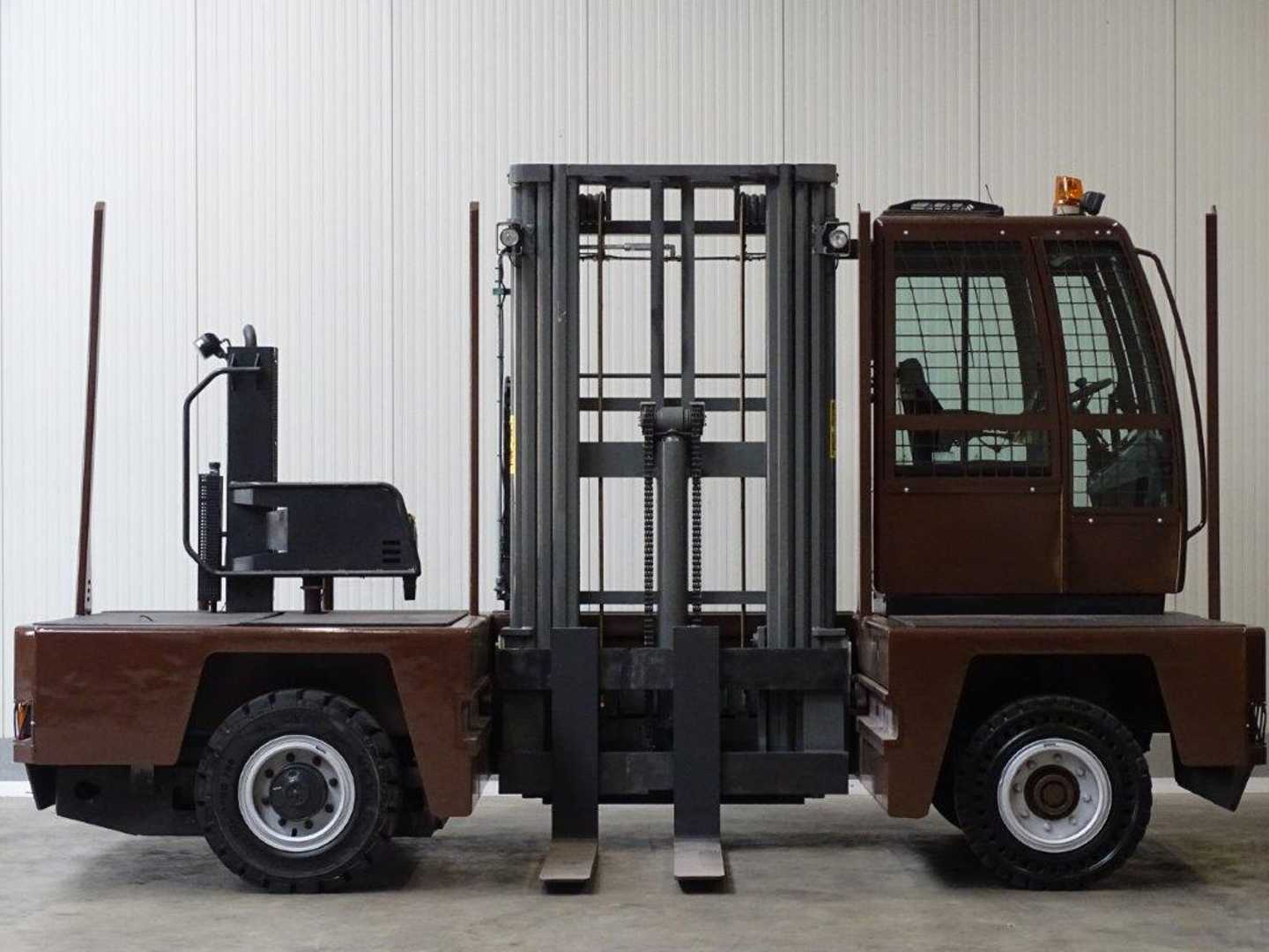 Used Forklift Baumann DFQ50/14/63TR - TRIPLEX Šoninis krautuvas (Image 1) Used Forklift Baumann DFQ50/14/63TR - TRIPLEX Šoninis krautuvas (Image 1)