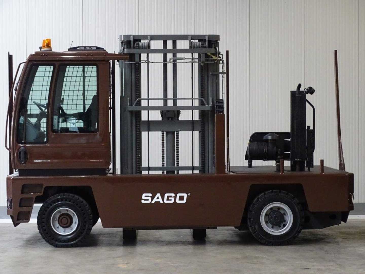 Used Forklift Baumann DFQ50/14/63TR - TRIPLEX Šoninis krautuvas (Image 5) Used Forklift Baumann DFQ50/14/63TR - TRIPLEX Šoninis krautuvas (Image 5)