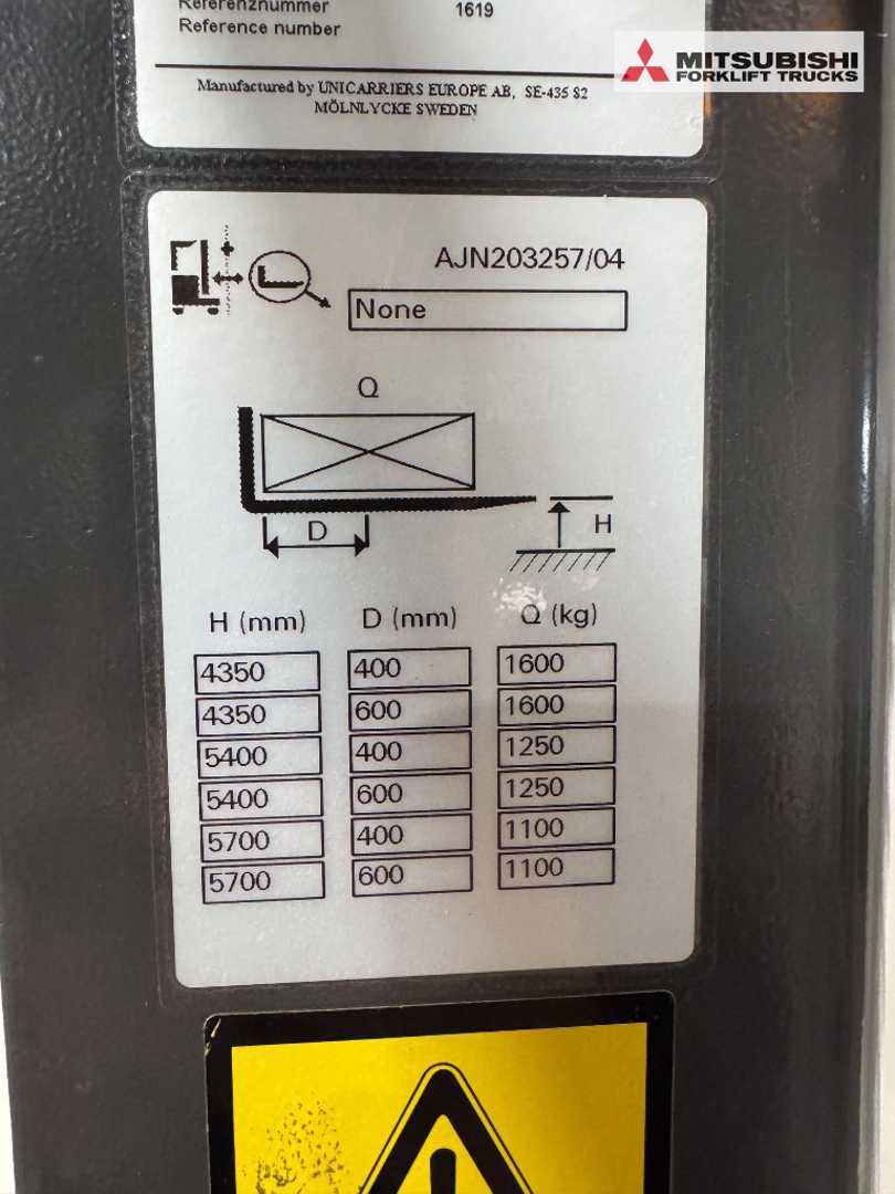 Used Forklift UniCarriers AJN 160 SDTFVS570 - Fahrerstandstapler - Šoninis krautuvas (Image 4)