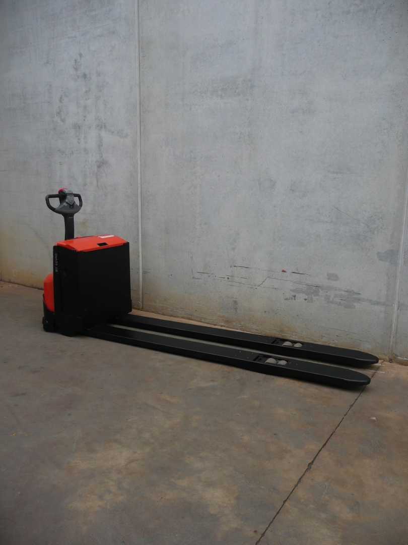 Used Forklift BT LWE 180 2350x570 Žemas vežimėlis (pusiau elektrinis) (Image 10)