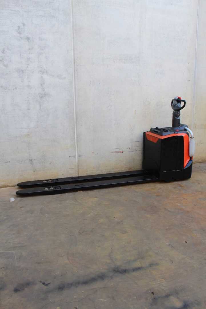 Used Forklift BT LPE200 Žemas vežimėlis (pusiau elektrinis) (Image 2) Used Forklift BT LPE200 Žemas vežimėlis (pusiau elektrinis) (Image 2)