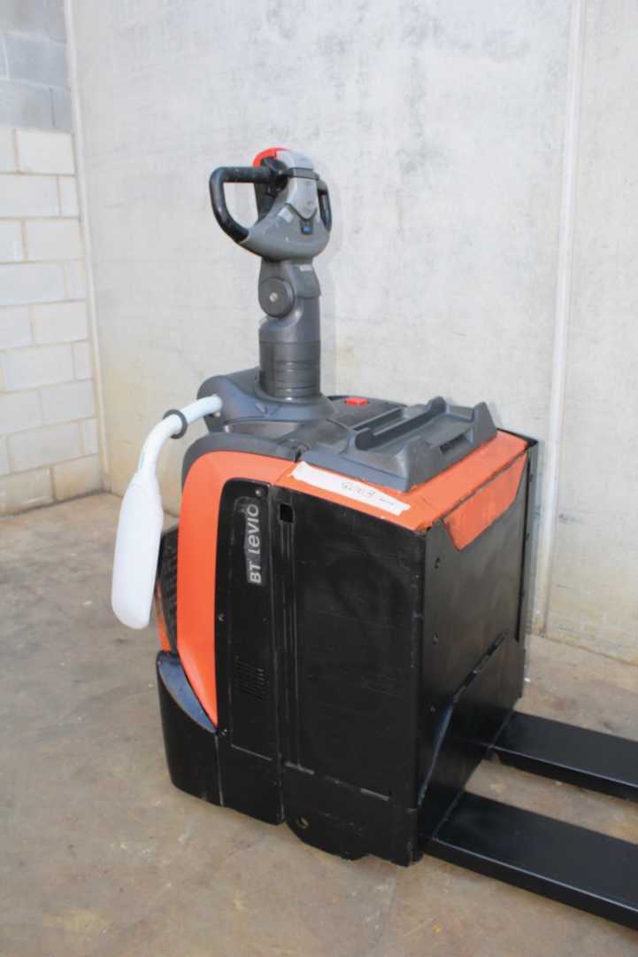 Used Forklift BT LPE200 Žemas vežimėlis (pusiau elektrinis) (Image 4) Used Forklift BT LPE200 Žemas vežimėlis (pusiau elektrinis) (Image 4)