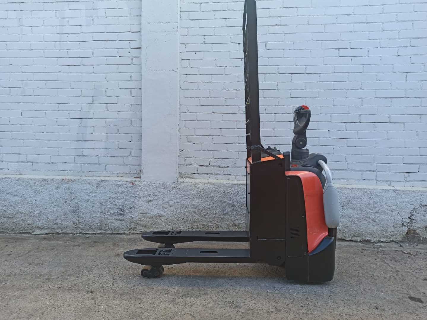 Used Forklift BT LPE200 FRUTERA Žemas vežimėlis (pusiau elektrinis) (Image 4)