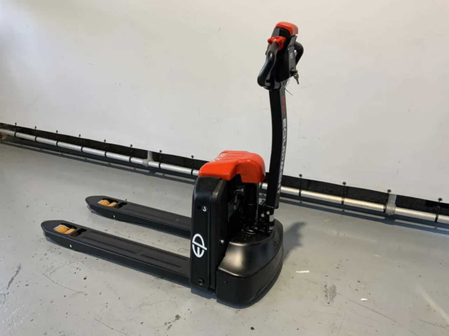Used Forklift EP EPL 154 Žemas vežimėlis (pusiau elektrinis) (Image 2) Used Forklift EP EPL 154 Žemas vežimėlis (pusiau elektrinis) (Image 2)