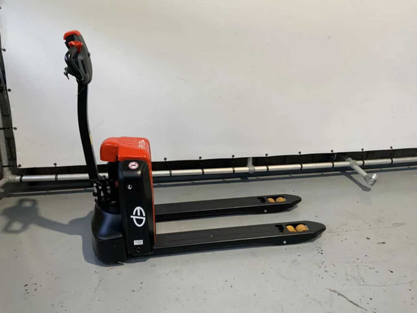 Used Forklift EP EPL 154 Žemas vežimėlis (pusiau elektrinis) (Image 6) Used Forklift EP EPL 154 Žemas vežimėlis (pusiau elektrinis) (Image 6)